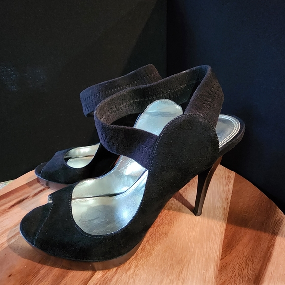 Baker 4 1/2 " heel, 1" platform, open toe, leather upper black suede - Picture 2 of 11